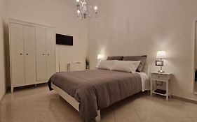 Cinzia'S House Of Mirrors
